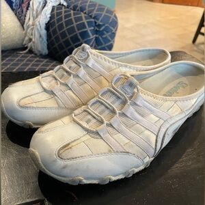 Skechers slip on size 10 white tennis shoes
